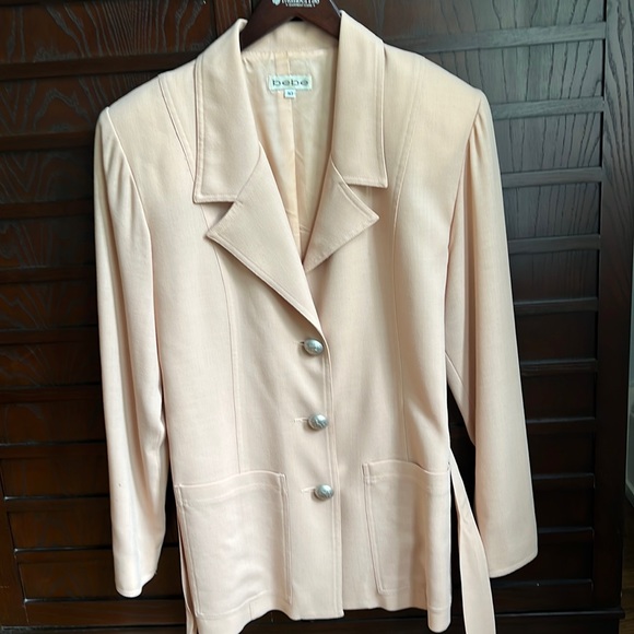Bebe light peach 90s suit jacket. - Picture 3 of 7